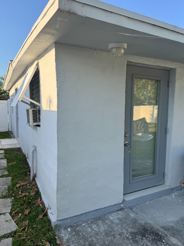 Building Photo - 6242 SW 24th St