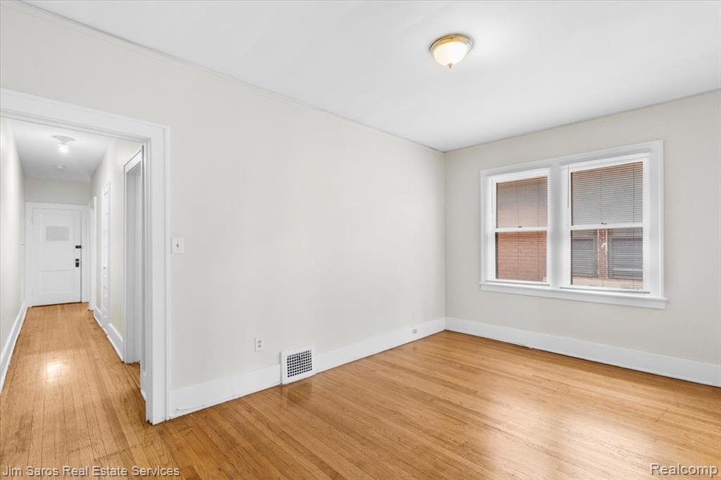 Building Photo - 981 Beaconsfield Ave