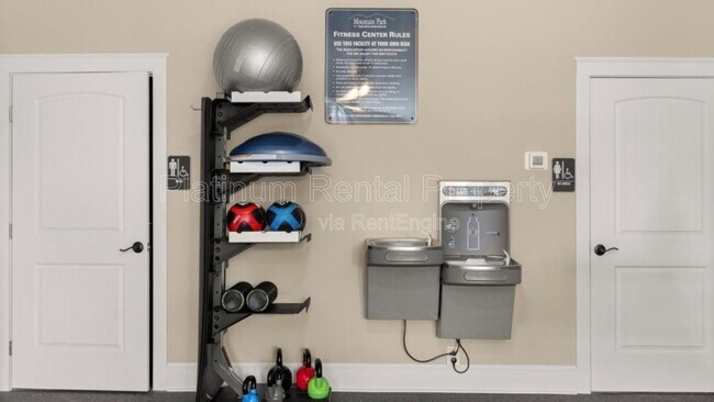 Building Photo - 42 Rustin Rdg