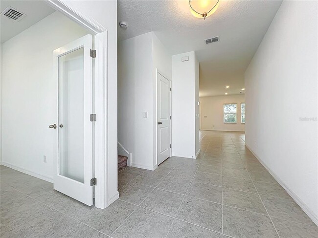 Building Photo - 1679 Meadowlark Dr