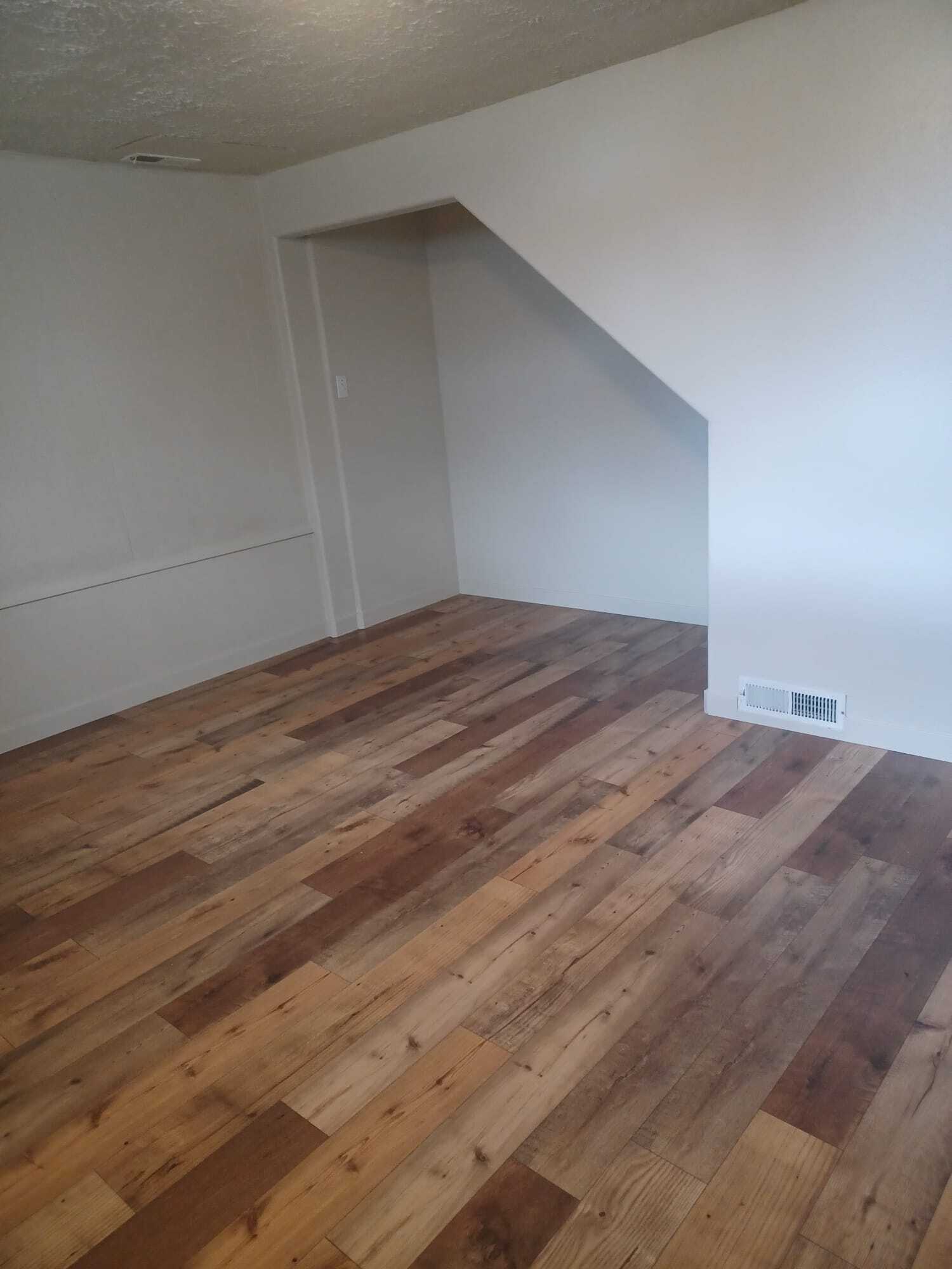 Building Photo - 705 Canyon View Drive