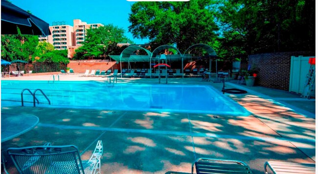 Building Photo - One month free rent with a lease start date on or before February 28th, 2026! 1 bedroom 1 bathroo...