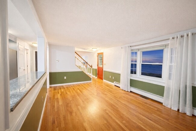 Building Photo - 163 Mills Ave