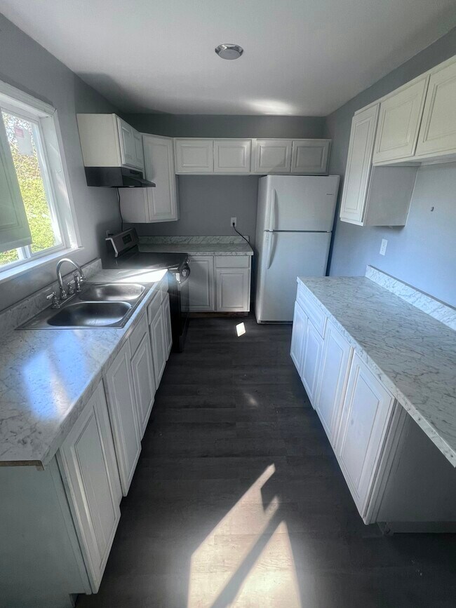 Building Photo - 1302 Shore Acres Dr