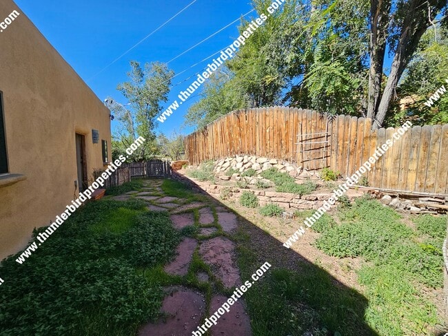 Building Photo - Charming Historic Tesuque Home – Fully Fur...