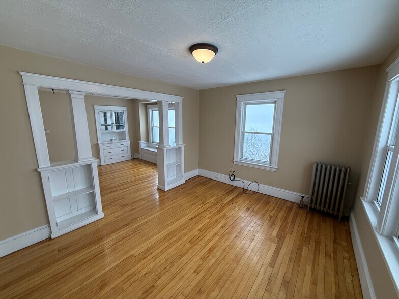 Building Photo - 19 Mattson Ave