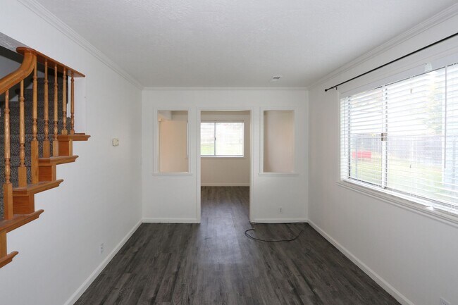 Building Photo - 7831cd - Bickmore, D.