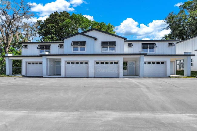 Building Photo - 37 SE 15th Terrace