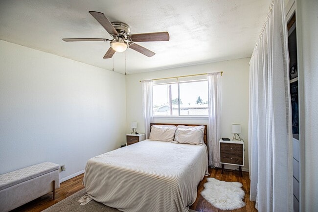 Building Photo - Spacious 3 Bedroom home with Solar Panels