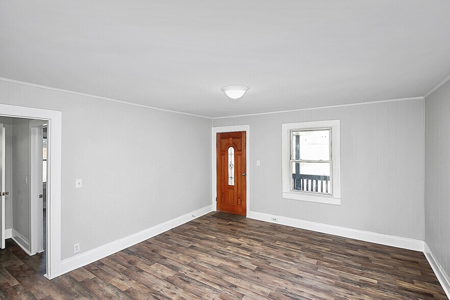 Building Photo - 209 Fairdale St