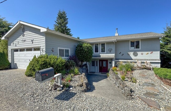 Building Photo - Stunning Home for Lease in Diamond Point
