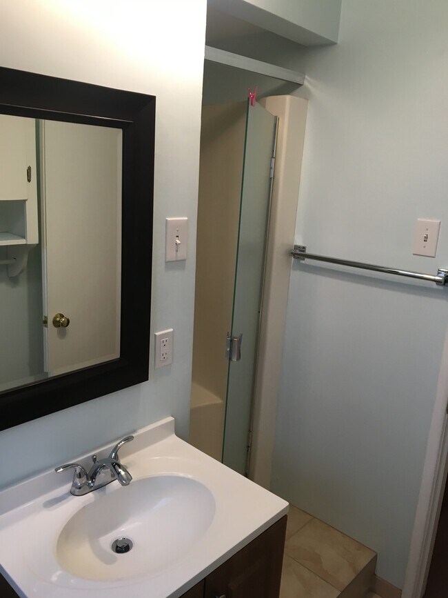 Building Photo - Dickman (740)