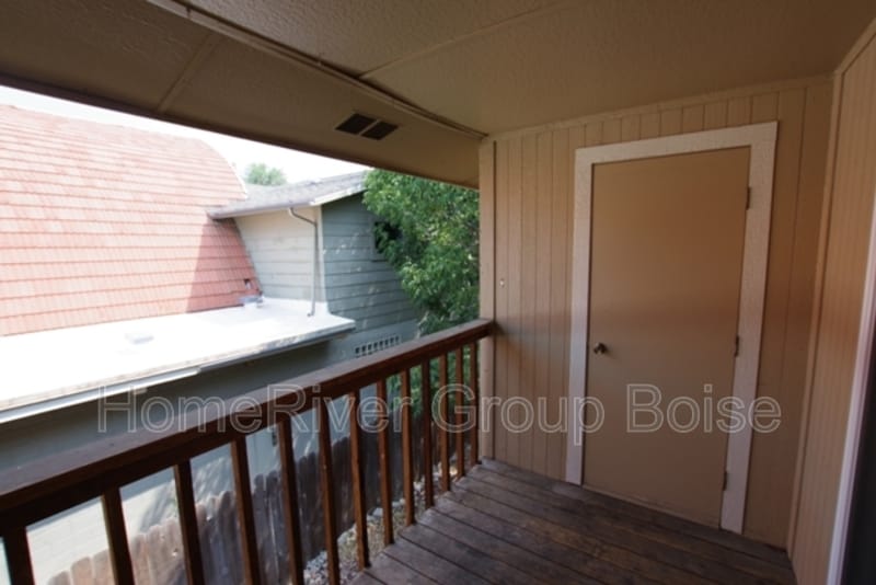 Building Photo - 262 N Latah St