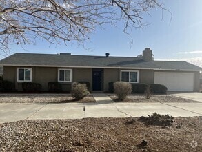 Building Photo - 4 bedroom 2bathroom Home Available now! Ap...