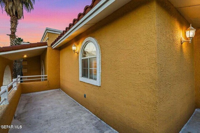 Building Photo - 650 Vera Ct