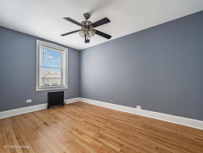 Building Photo - 2013 W North Ave