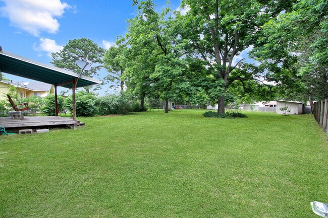 Building Photo - 246 St Paul St