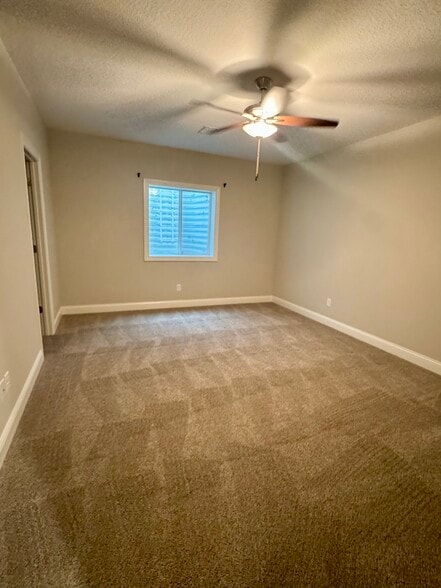 Building Photo - 5058 Pandit Dr