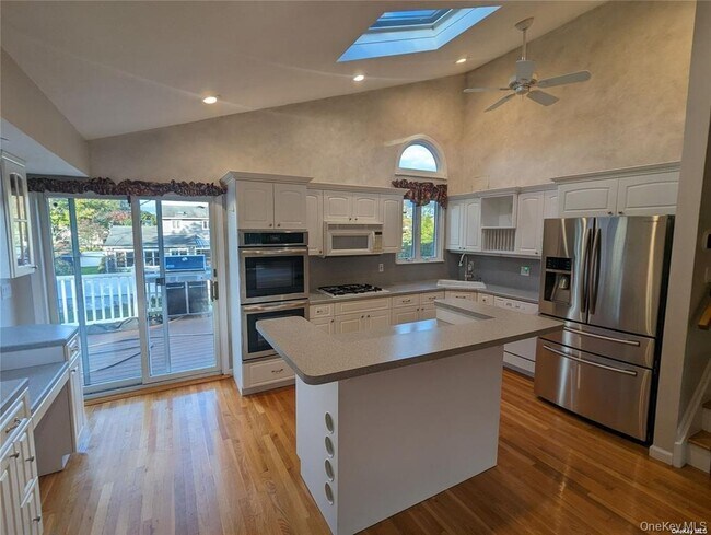 Building Photo - 19 Comanche Ln