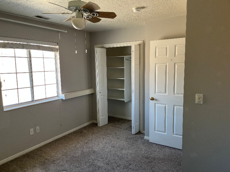 Building Photo - 573 E Main St