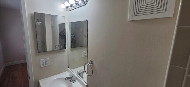 Building Photo - 3282 NW 104th Ave