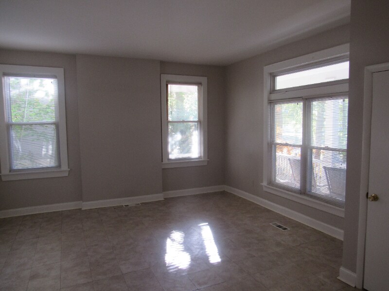 Building Photo - 4014 Maine Ave