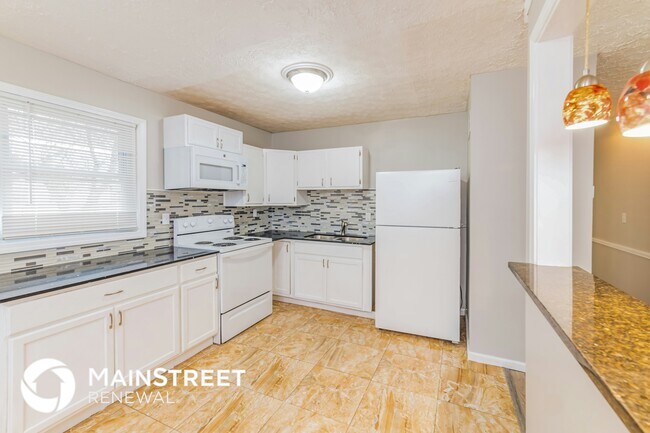 Building Photo - 5002 Seville Dr
