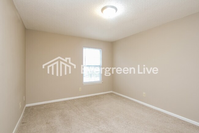 Building Photo - 1806 Sonesta Ln