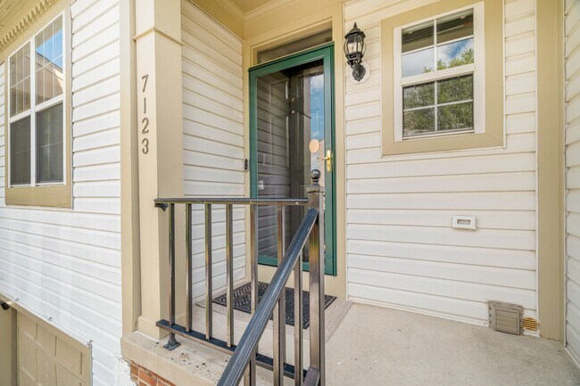 Building Photo - 7123 Gresham Ct W