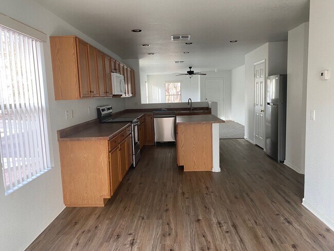 Building Photo - Single level home in Gilbert