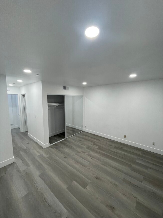 Building Photo - 15050 Sherman Way