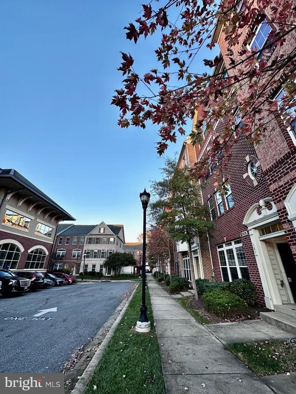 Building Photo - 908 Hall Station Dr