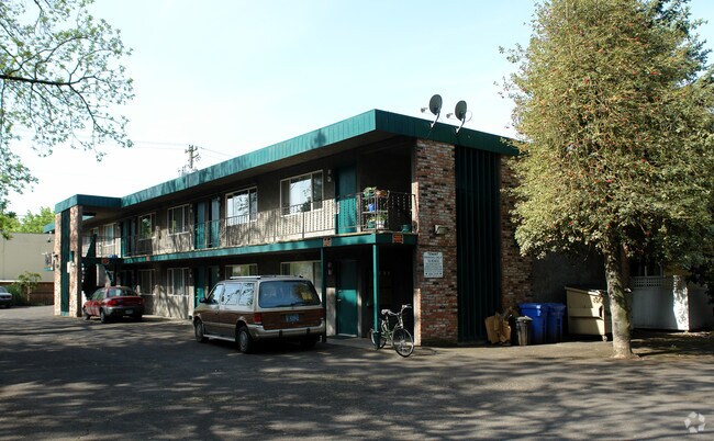 Primary Photo - 500 Monroe St