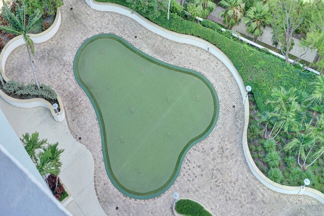 Building Photo - 2641 N Flamingo Rd