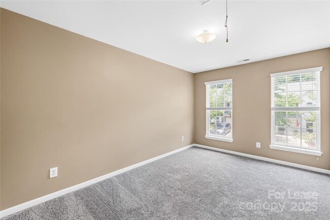 Building Photo - 834 Daly Cir