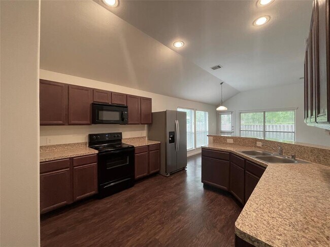 Building Photo - 13429 Raintree Dr