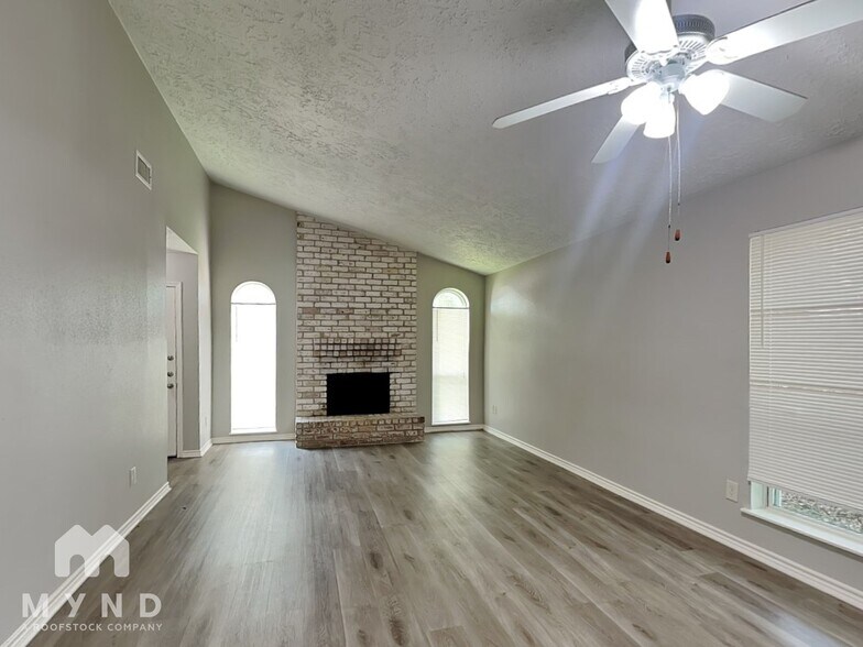 Building Photo - 12615 Enchanted Path Dr