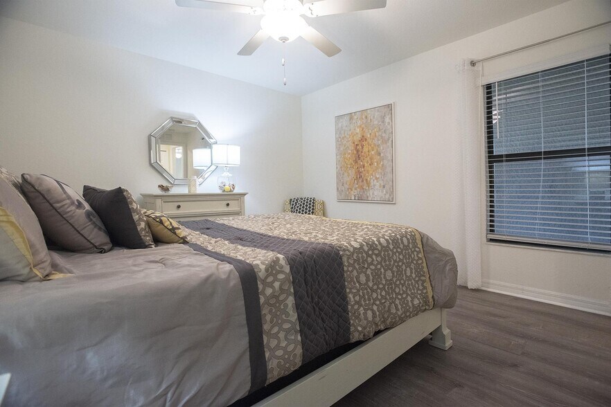 Building Photo - 5557 Palmer Cir