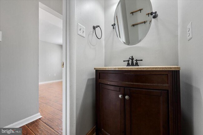 Building Photo - 14367 Springbrook Ct