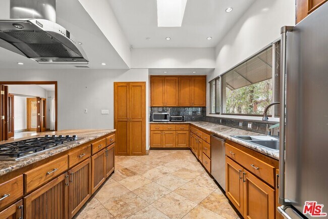 Building Photo - 12510 W Sunset Blvd