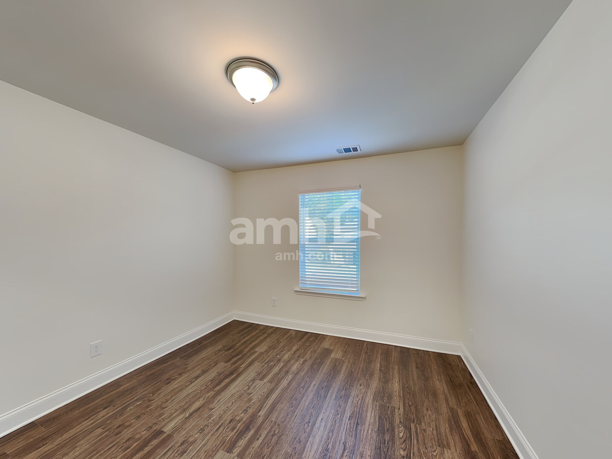 Building Photo - 7062 Creeksong Dr