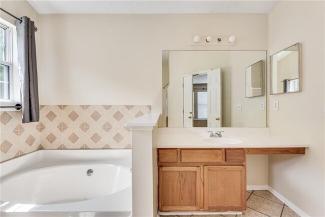 Building Photo - 3174 Benthollow Ln