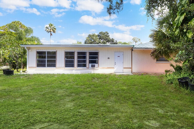 Building Photo - 16790 Glasgow Dr E