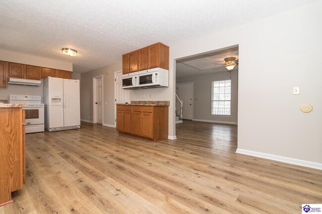 Building Photo - 214 Eagle Way