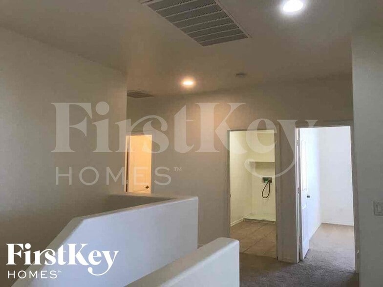 Building Photo - 14495 N 135th Ln