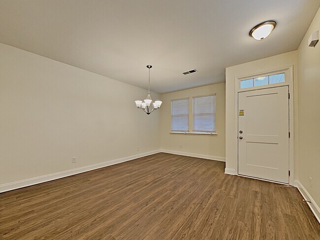 Building Photo - 407 Levon Ct