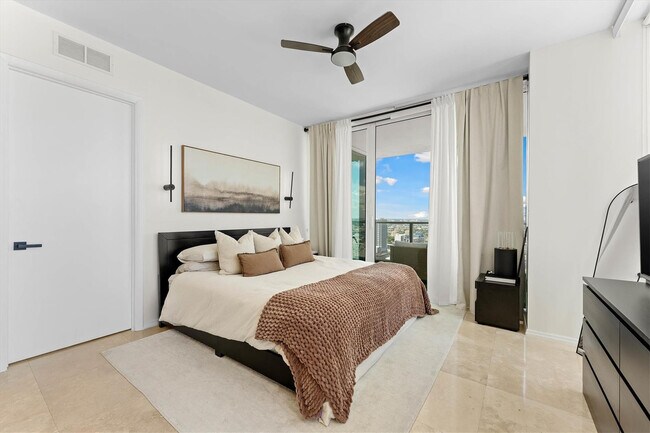 Building Photo - 1040 Biscayne Blvd