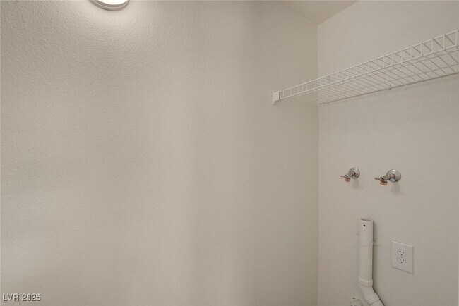 Building Photo - 8000 W Badura Ave