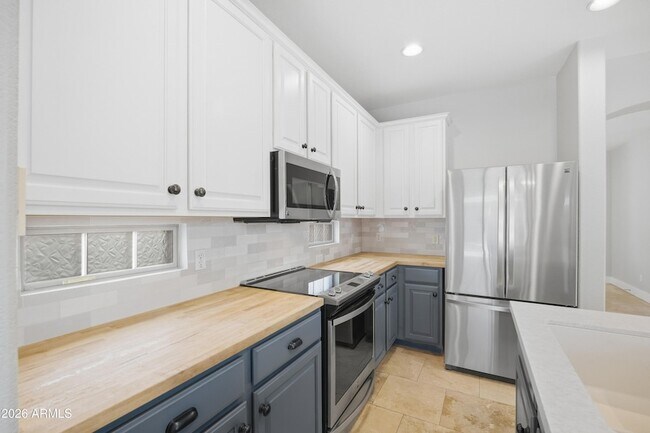 Building Photo - 4248 S Mariposa Dr