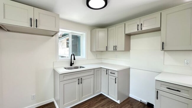 Building Photo - 1413 Ala Iolani St